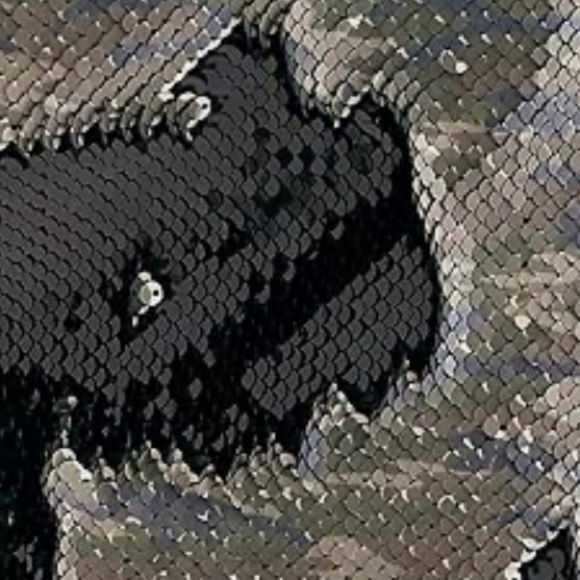 Free People NWT Reversible Sequin Camo Mini Skirt Flip
Sequins Camouflage - Sz 4 - Picture 7 of 14